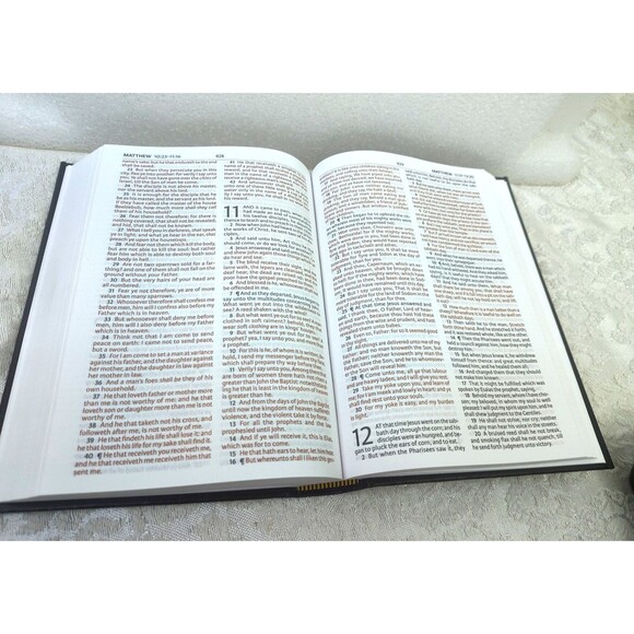 Holy Bible Black King James Version KJV Holman Black Hardcover Red Letter Ed Pew - Picture 4 of 10